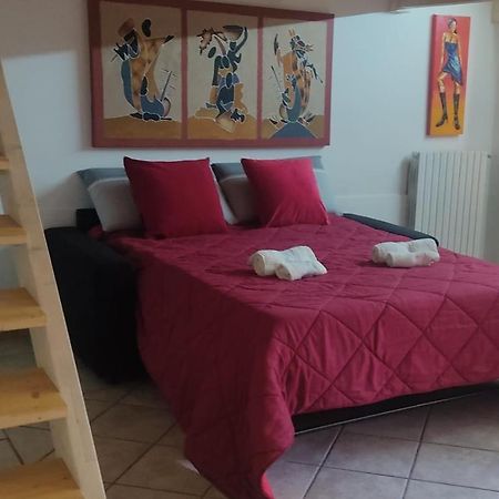 Casa Graziella Apartment Brindisi Bagian luar foto