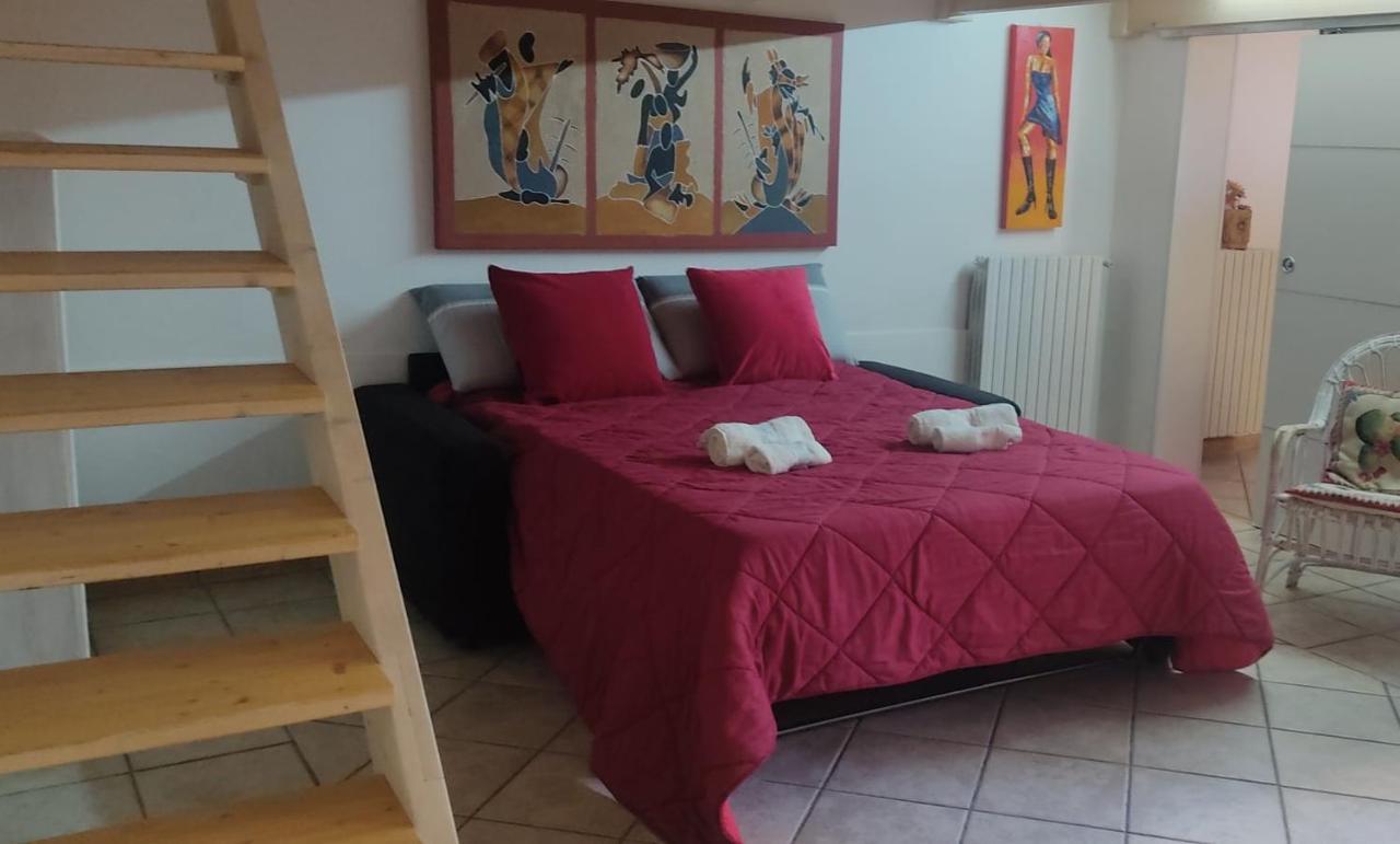 Casa Graziella Apartment Brindisi Bagian luar foto