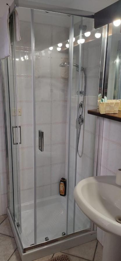 Casa Graziella Apartment Brindisi Bagian luar foto